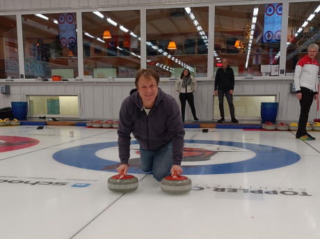 Samichlaus-Event des Schweizer Mobilitätsverbandes: Fondue, Curling und jede Menge Spass