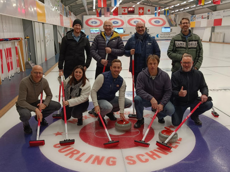 Samichlaus-Event des Schweizer Mobilitätsverbandes: Fondue, Curling und jede Menge Spass